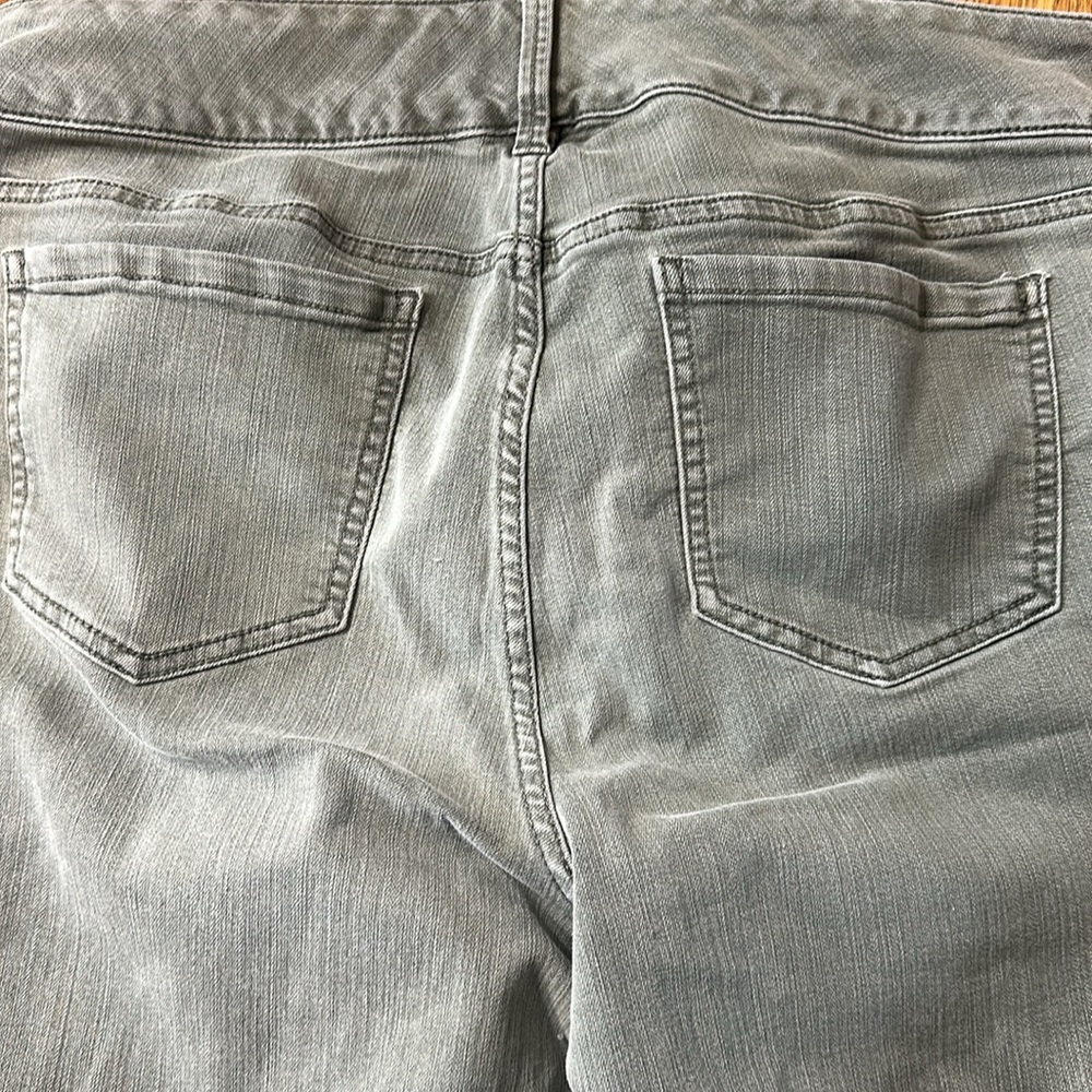 Torrid Bermuda shorts size 18 - Picture 3 of 4